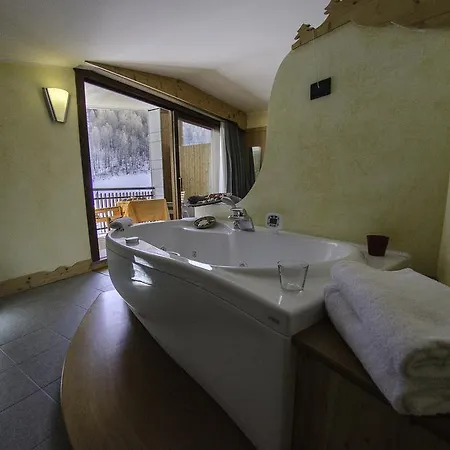 Rivè - Complesso Turistico Campo Smith Hotel 4*