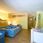 ホテル リベ コンプレッソ ツーリスティコ カンポ スミス 4*